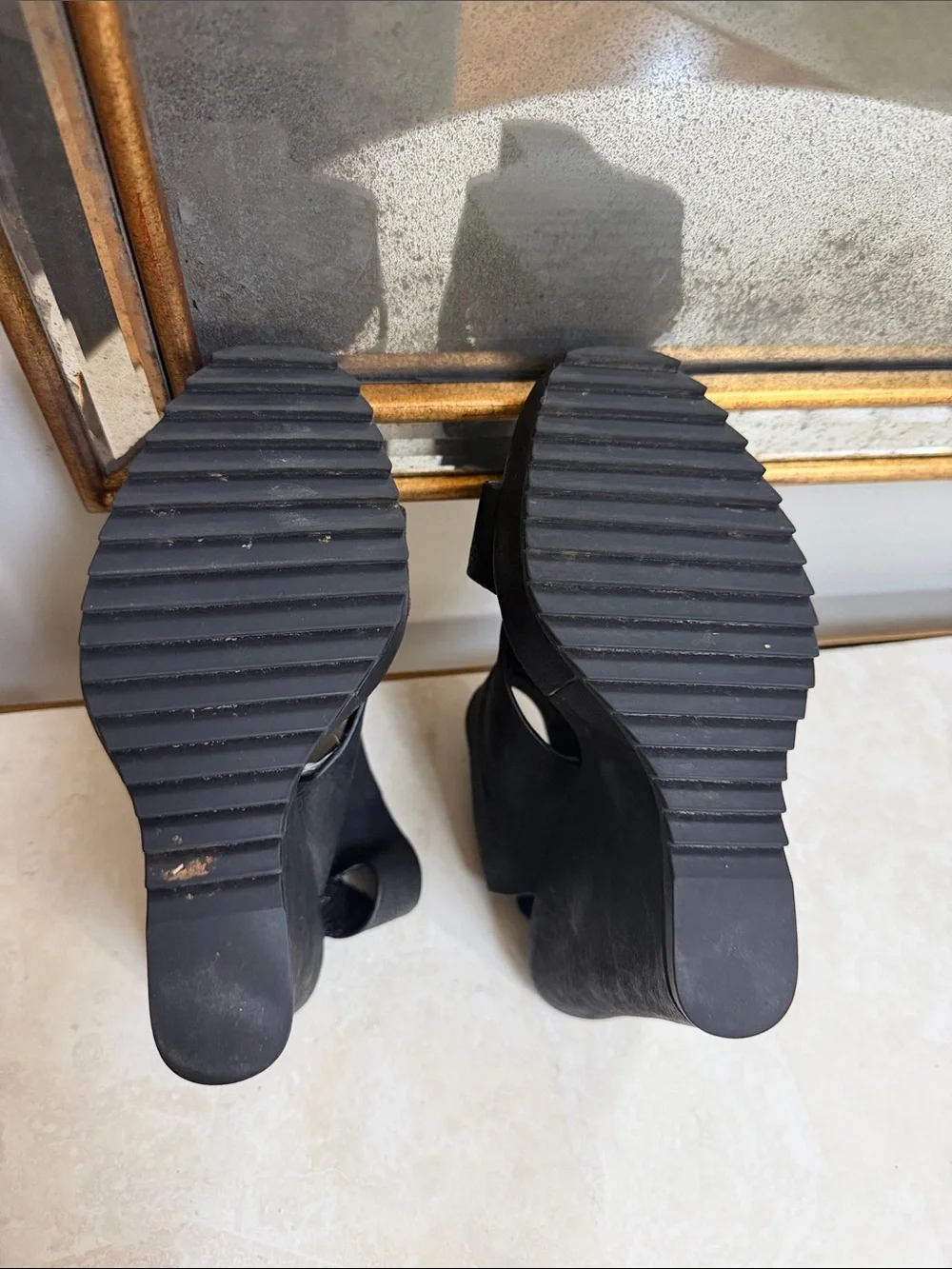 Vince Camuto Sandles